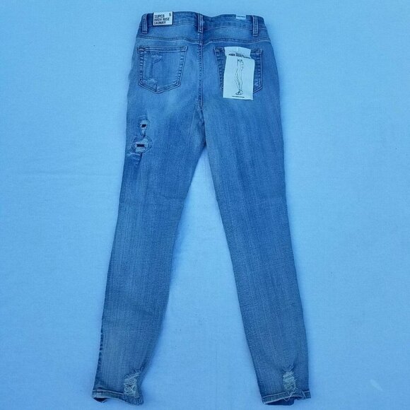WOMEN'S Almost Famous Hi-Rise Distressed Super Skinny. Size 5. New With Defect - Picture 4 of 9